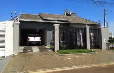 Imagem: A casa possui 3 Dormitórios, Imóvel mobiliado e está localizado