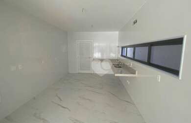 Imagem: A casa em condomínio possui 5 Dormitórios, 5 Banheiros, 2