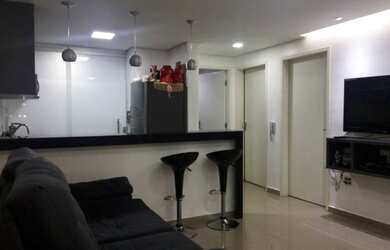 Imagem: O apartamento possui 2 Dormitórios, 1 Banheiro, 1 Vaga na garagem