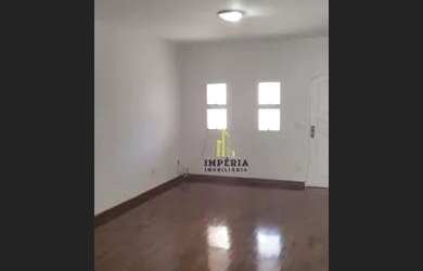 Imagem: A casa possui 3 Dormitórios, 3 Banheiros, 2 Vagas na garagem