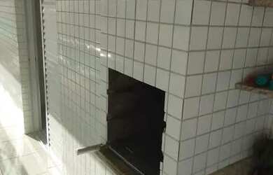 Imagem: O apartamento possui 3 Dormitórios, 1 Banheiro, 2 Vagas na