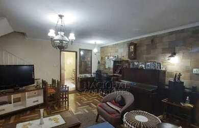 Imagem: A casa possui 4 Dormitórios, 3 Banheiros, 3 Vagas na garagem