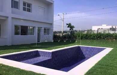 Imagem: A casa em condomínio possui 4 Dormitórios, 5 Banheiros, 3