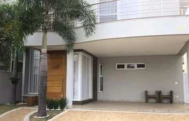 Imagem: A casa em condomínio possui 4 Dormitórios, 5 Banheiros, 4