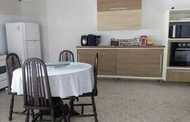 Imagem: A casa possui 3 Dormitórios, 3 Banheiros, 2 Vagas na garagem