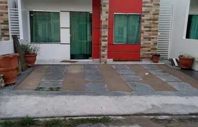 Imagem: A casa possui 2 Dormitórios, 1 Banheiro, 2 Vagas na garagem