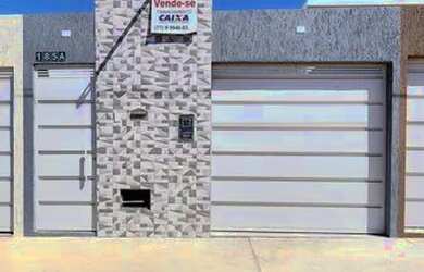 Imagem: A casa possui 3 Dormitórios, 2 Banheiros, 1 Vaga na garagem