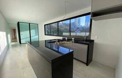 Imagem: O apartamento possui 2 Dormitórios, 2 Banheiros, 2 Vagas na