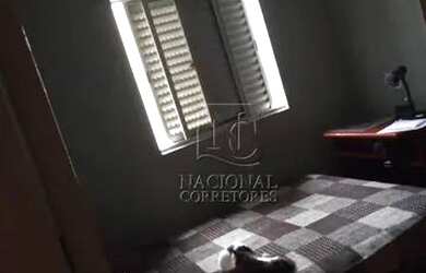 Imagem: O apartamento possui 3 Dormitórios, 1 Banheiro, 1 Vaga na garagem