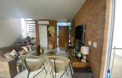 Imagem: A casa em condomínio possui 3 Dormitórios, 2 Banheiros, 2