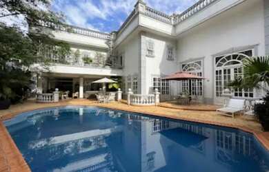 Imagem: O apartamento possui 5 Dormitórios, 5 Banheiros, 5 Vagas na