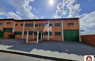 Imagem: O depósito possui 4 Vagas na garagem, 1.530m² de Área e