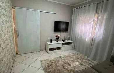 Imagem: A casa possui 2 Dormitórios, 1 Banheiro, 1 Vaga na garagem