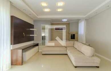 Imagem: A casa em condomínio possui 5 Dormitórios, 5 Banheiros, 4