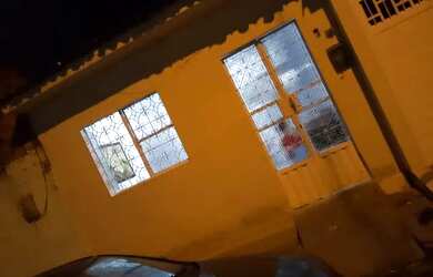 Imagem: A casa possui 3 Dormitórios, 2 Banheiros, Imóvel novo e está