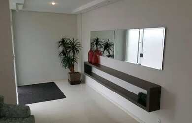 Imagem: O apartamento possui 1 Dormitório, 1 Banheiro, 1 Vaga na garagem