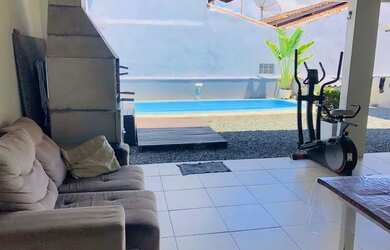 Imagem 3: Casa temporada. Piscina, Churrasqueira, 3 Vagas na garageme3 Dormitórios