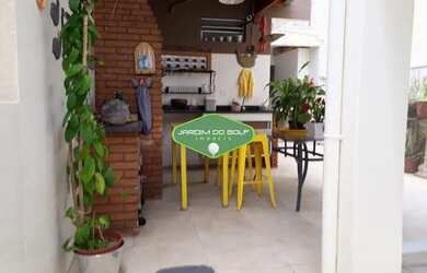 Imagem: A casa possui 3 Dormitórios, 5 Banheiros, 4 Vagas na garagem