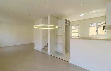 Imagem: A casa em condomínio possui 3 Dormitórios, 3 Banheiros, 3