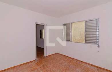 Imagem: A casa possui 1 Dormitório, 1 Banheiro, 37m² de Área e está