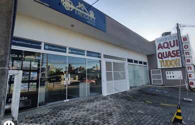 Imagem: O depósito possui 2 Vagas na garagem, 25m² de Área e está