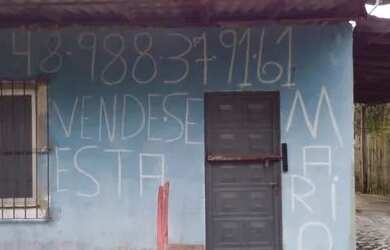 Imagem: A casa possui 3 Dormitórios, 3 Banheiros, 3 Vagas na garagem