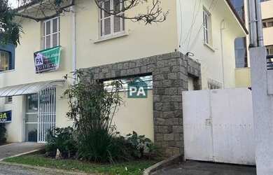 Imagem: A casa possui 5 Dormitórios, 5 Banheiros, 2 Vagas na garagem