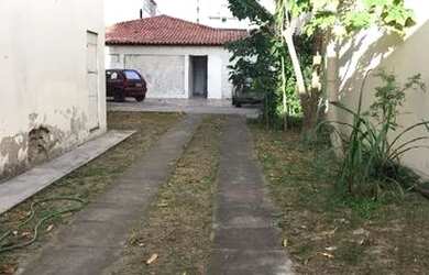 Imagem: A casa possui 2 Dormitórios, 2 Banheiros, 5 Vagas na garagem