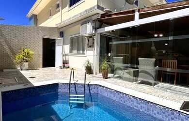 Imagem: LINDA CASA COM PISCINA BURAQUINHO