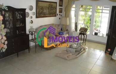 Imagem: A casa possui 5 Dormitórios, 4 Banheiros, 4 Vagas na garagem