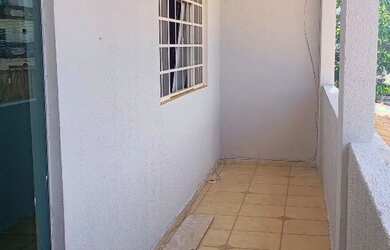 Imagem: A casa possui 4 Dormitórios, 3 Banheiros, 1 Vaga na garagem