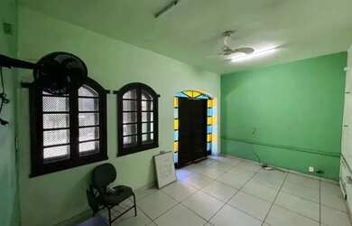 Imagem: A casa possui 2 Dormitórios, 5 Banheiros, 2 Vagas na garagem