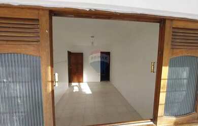 Imagem 4: Vende-se casa espaçosa em localização privilegiada