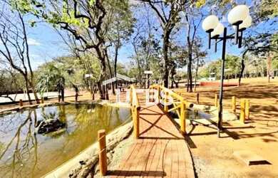 Imagem: O terreno possui 1.830m² de Área e está localizado em Senador