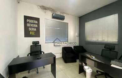 Imagem: O depósito possui 5 Vagas na garagem, 14m² de Área e está