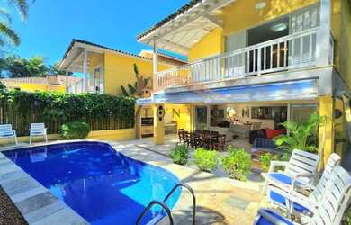 Imagem: A casa em condomínio possui 5 Dormitórios, 5 Banheiros, 2