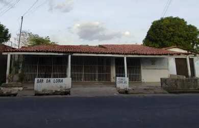 Imagem: A casa possui 5 Dormitórios, 4 Banheiros, 3 Vagas na garagem
