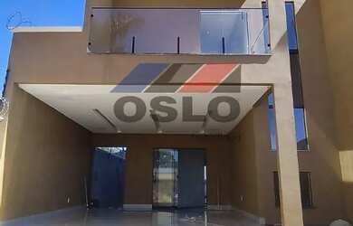 Imagem: A casa possui 3 Dormitórios, 4 Banheiros, 2 Vagas na garagem