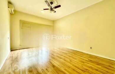 Imagem: A casa possui 3 Dormitórios, 2 Banheiros, 222m² de Área e