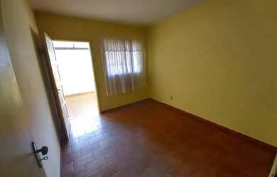 Imagem 11: Alugo excelente quitinete, com cozinha separa, área de serviço e varanda,...