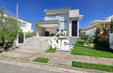 Imagem: A casa em condomínio possui 4 Dormitórios, 5 Banheiros, 2