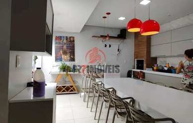 Imagem: A casa em condomínio possui 4 Dormitórios, 1 Banheiro, 2 Vagas