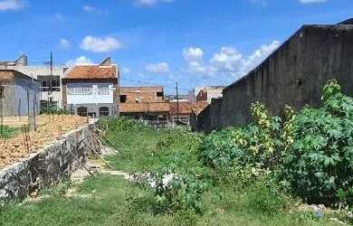 Imagem: O terreno possui 126m² de Área e está localizado em Santos
