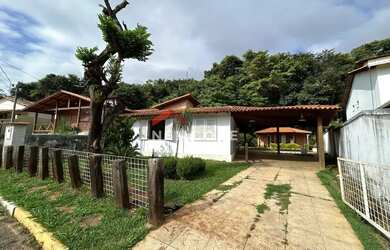 Imagem: A casa em condomínio possui 3 Dormitórios, 2 Banheiros, 4