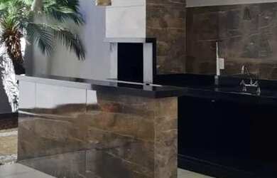 Imagem: A casa em condomínio possui 3 Dormitórios, 4 Banheiros, 2