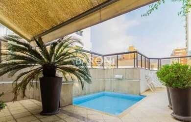 Imagem: O apartamento na cobertura possui 3 Dormitórios, 5 Banheiros