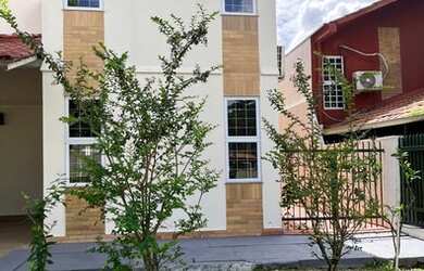 Imagem: A casa em condomínio possui 3 Dormitórios, 4 Banheiros, 4