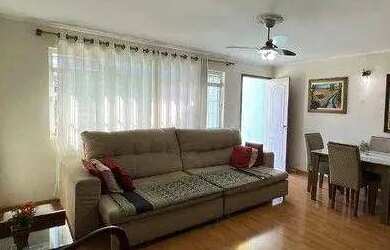 Imagem: A casa possui 3 Dormitórios, 3 Banheiros, 4 Vagas na garagem