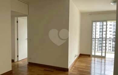 Imagem: O apartamento possui 2 Dormitórios, 2 Banheiros, 2 Vagas na