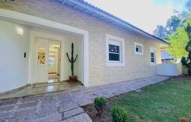 Imagem: A casa em condomínio possui 5 Dormitórios, 5 Banheiros, 5